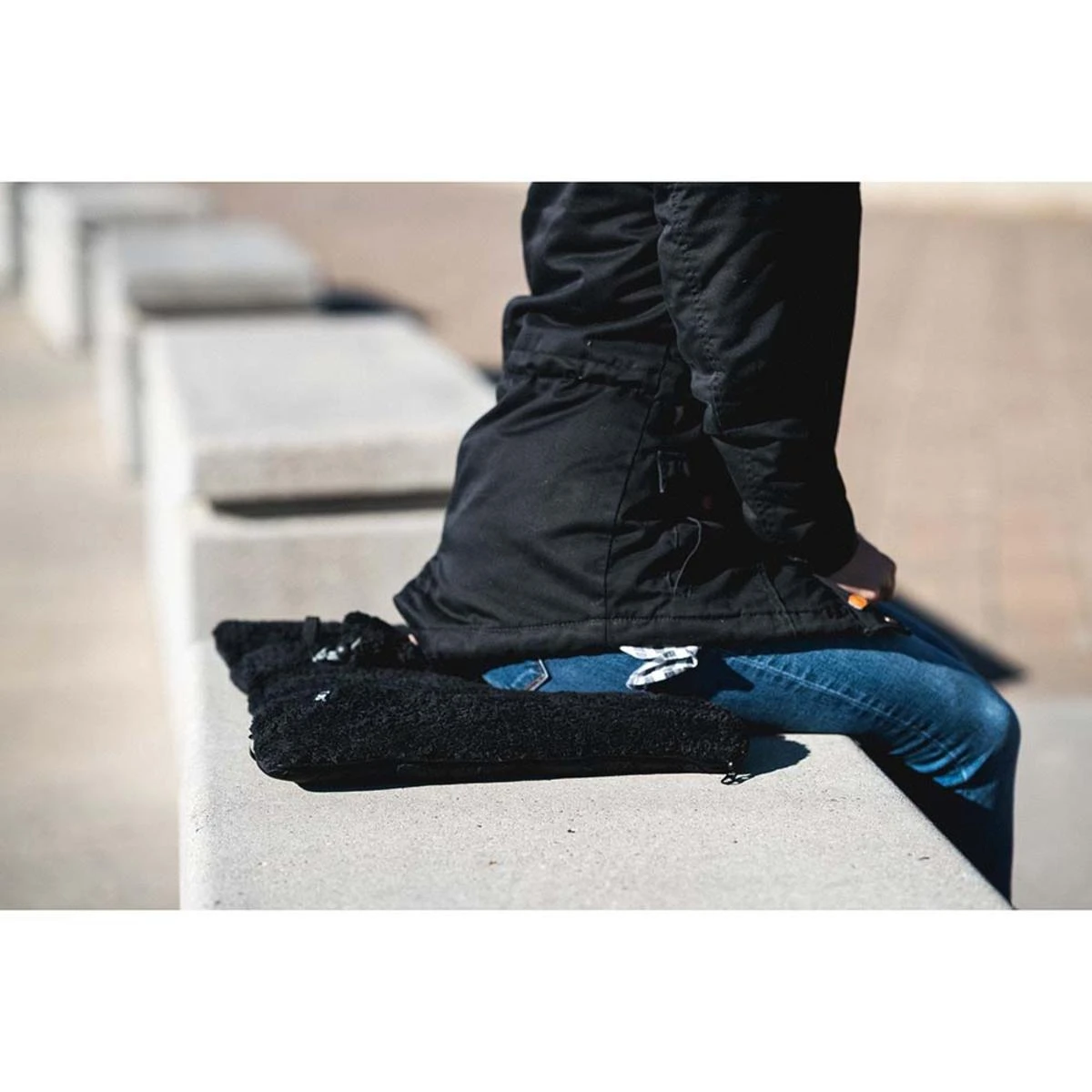 Tubes Canada Sport Xtra Thick 5-in-1 Hand Warmer 5 Tubes Canada Sport Xtra Thick 5-in-1 Hand Warmer - Image 3